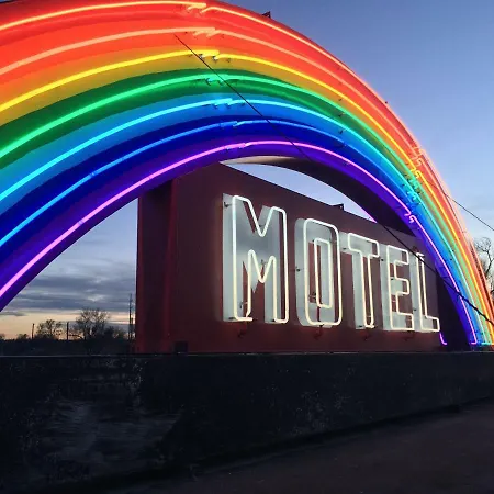 Rainbow Motel-2