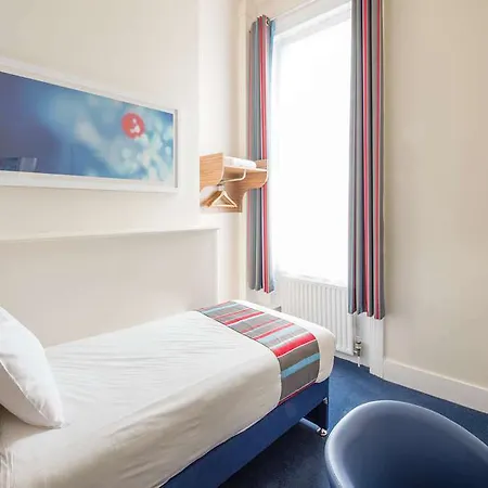 Premier Inn Worthing Seafront-3