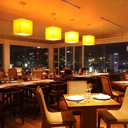 Golden Central Hotel Saigon-3
