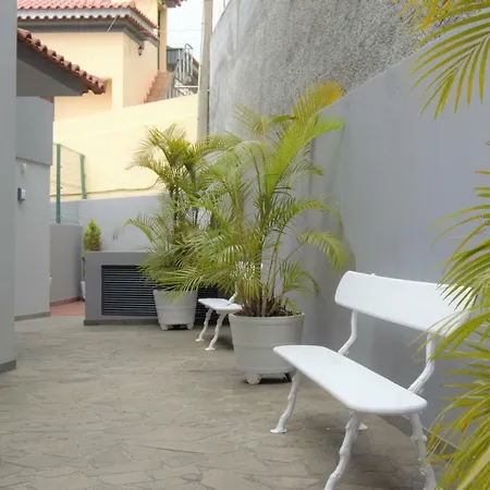 Apartamentos Turísticos Vitoria by Petit Hotels-3