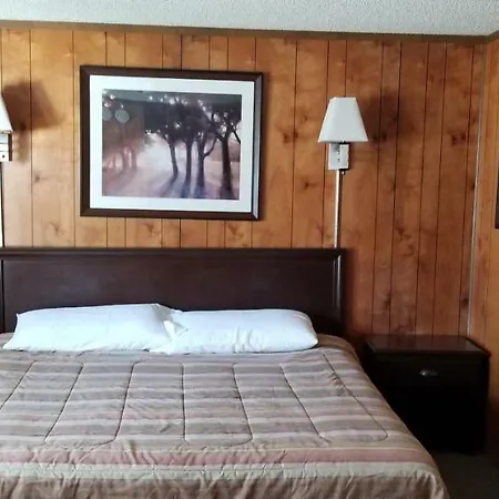 The Whispering Elms Motel-3