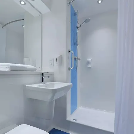 Travelodge Hotel Macclesfield Central-3