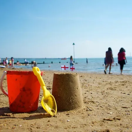 Southend Central Hotel - Close To Beach, City Centre, Train Station & Southend Airport-3