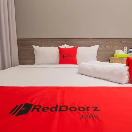 Reddoorz Near Taman Rejomulyo-3
