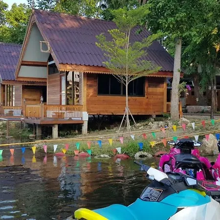 เพชรไพลิน รีสอร์ท-3