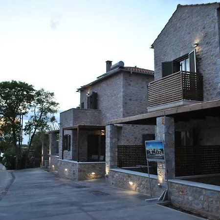Petras Gi - Stone Houses-2