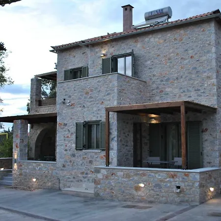Petras Gi - Stone Houses-3