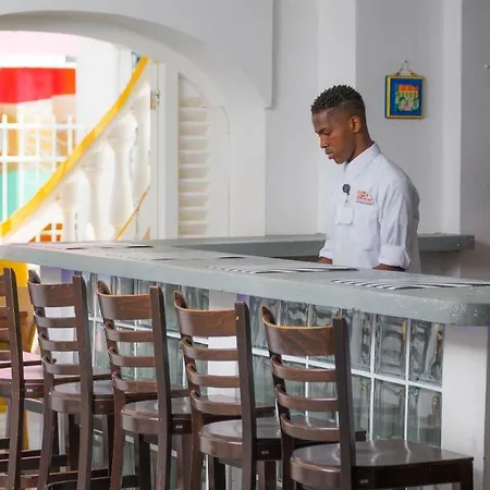 Academy Hotel Curacao-3