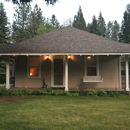 Mccloud Hotel-2