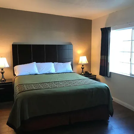 Manhattan Inn & Suites-3