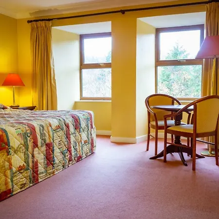Lynhams Hotel-2