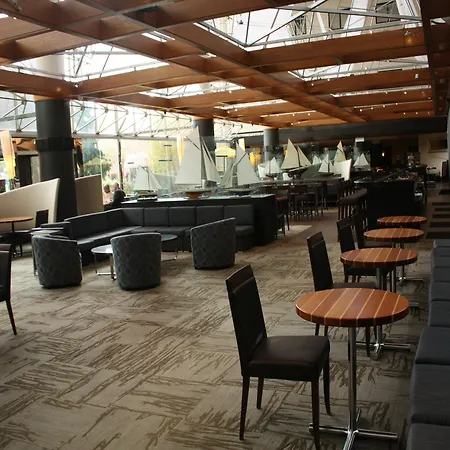 Ramada By Wyndham Buffalo Downtown-3