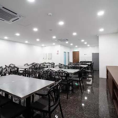 Crystal Garden Hotel - Tasik Selatan-3