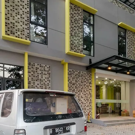 Reddoorz Plus Near Senayan City-3