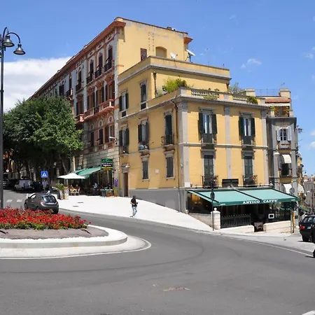 Eva Luxury Rooms Cagliari-3