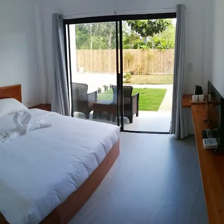 Christelle Inn-3