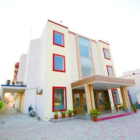 Hotel Vasu International-3