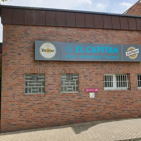 El Capitan das Schwimmbad Hotel-2