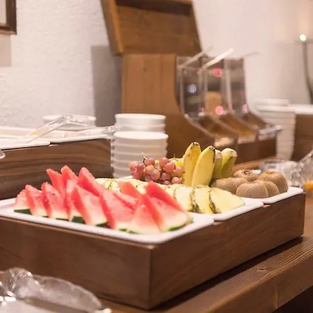 "Quality Hosts Arlberg Hotel Garni Moessmer"-2