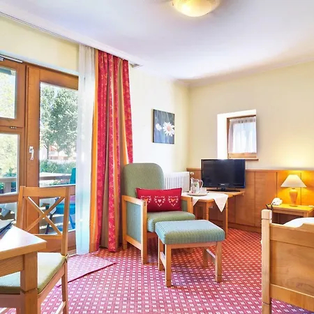 Hotel An Der Brunnader-3