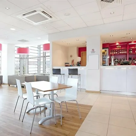 Travelodge Gloucester-3