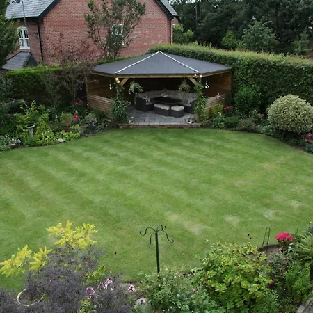 The Hinton Guest House-3