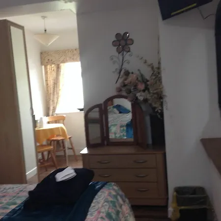 Aquarius B&B-2