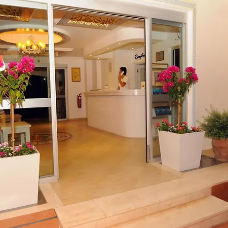 Sea Breeze Hotel And Apartments-3