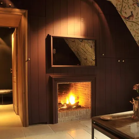 Exclusive Suites The Secret Garden-3