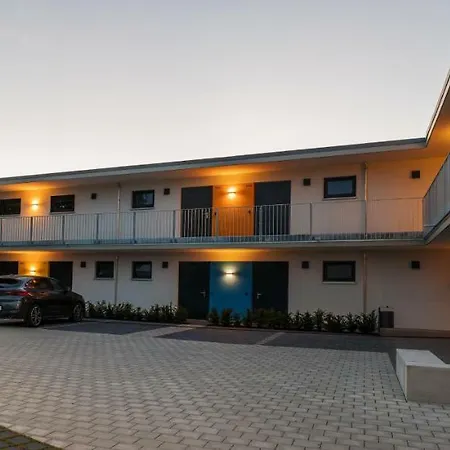 Boarding & House T24-2
