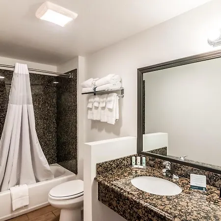 Quality Inn & Suites Near Downtown Bakersfield-3