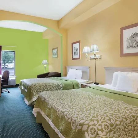 Days Inn & Suites By Wyndham Murfreesboro I-24 East-3