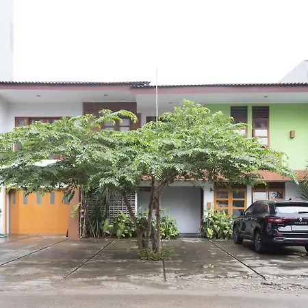 Reddoorz Plus Near Cilandak Town Square 2-2