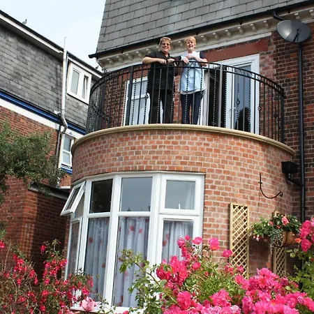Barons Court-2