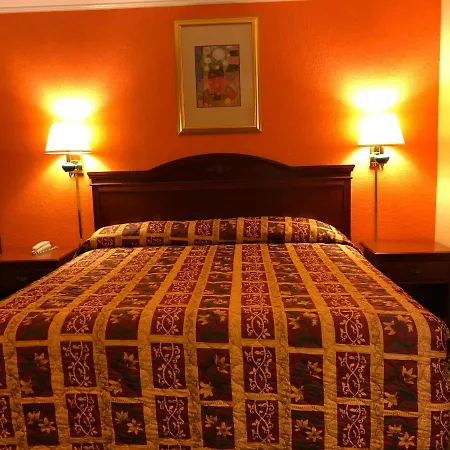Deluxe Inn-3