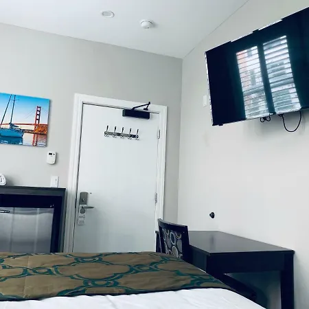 Bay Hotel-2
