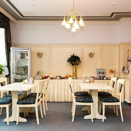 Hotel Burghof-3