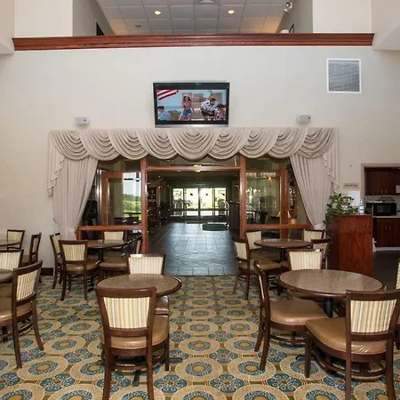 Round Hill Inn-3