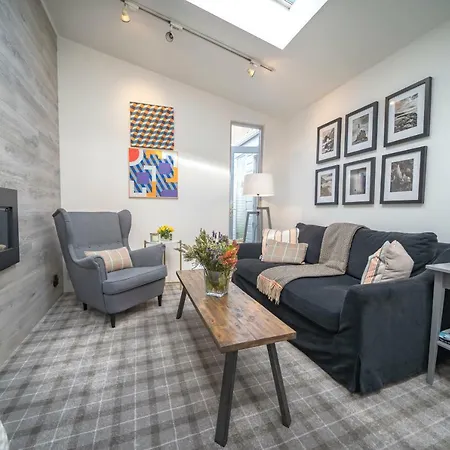 Pier House-2