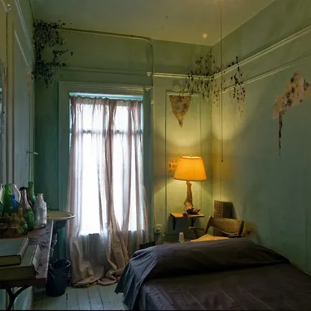 Carlton Arms Hotel-2