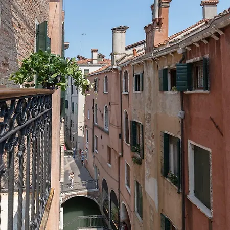 La Finestra Sulle Beccarie-2