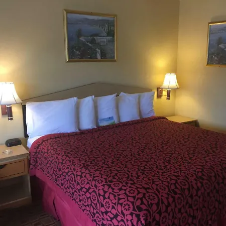 Days Inn By Wyndham Yazoo City-3