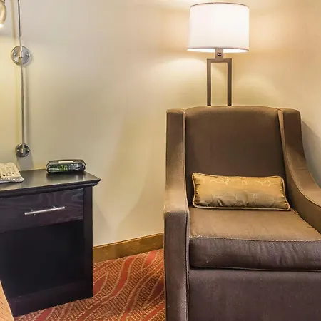 Comfort Inn & Suites Laguardia Airport-2