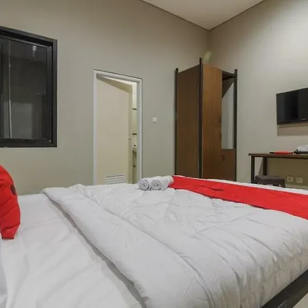 Reddoorz Near Puri Indah Mall-2