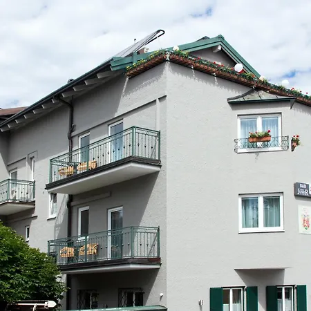 Hotel Junior By Max 70-2