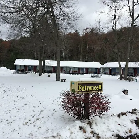 Warrensburg Inn & Suites - 6 Mi To Lake George-3