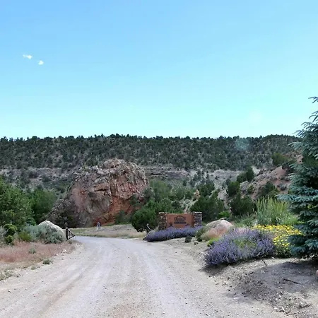 Hidden Canyon Retreat-2