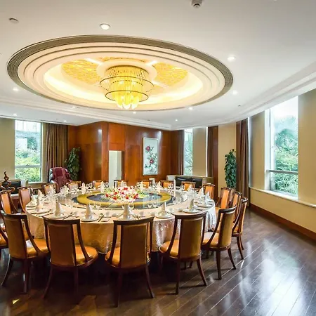 Golden Eagle Summit Hotel-3