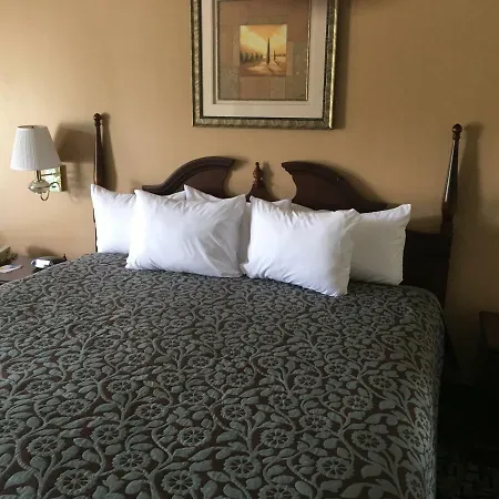 Days Inn By Wyndham Picayune-2