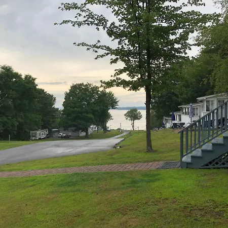 West Winds Motel & Cottages-3